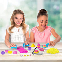 Kinetic Sand, Bake Shoppe Playset with 1lb of Kinetic Sand and 16 Tools and Molds, for Ages 3 and up